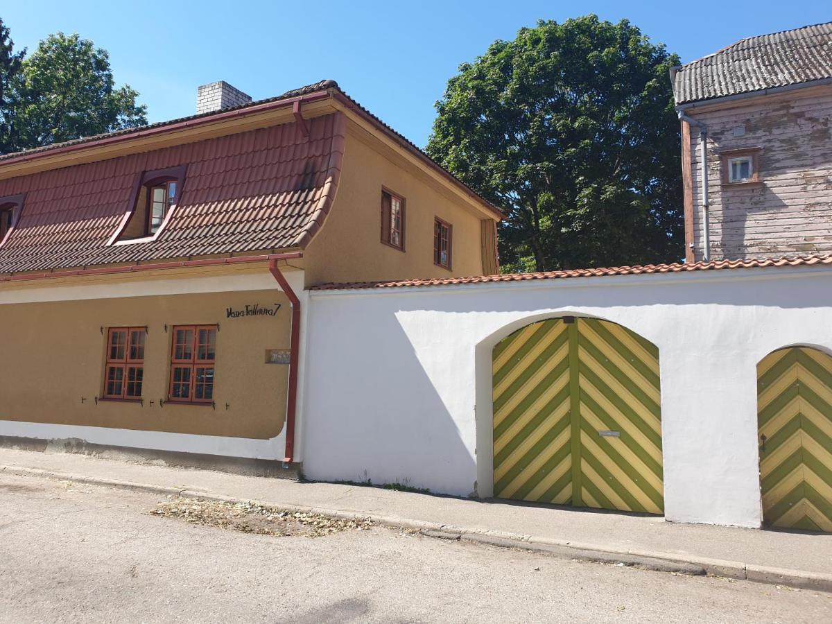 Deluxe Apartments In The City Center With Balcony Pärnu Esterno foto