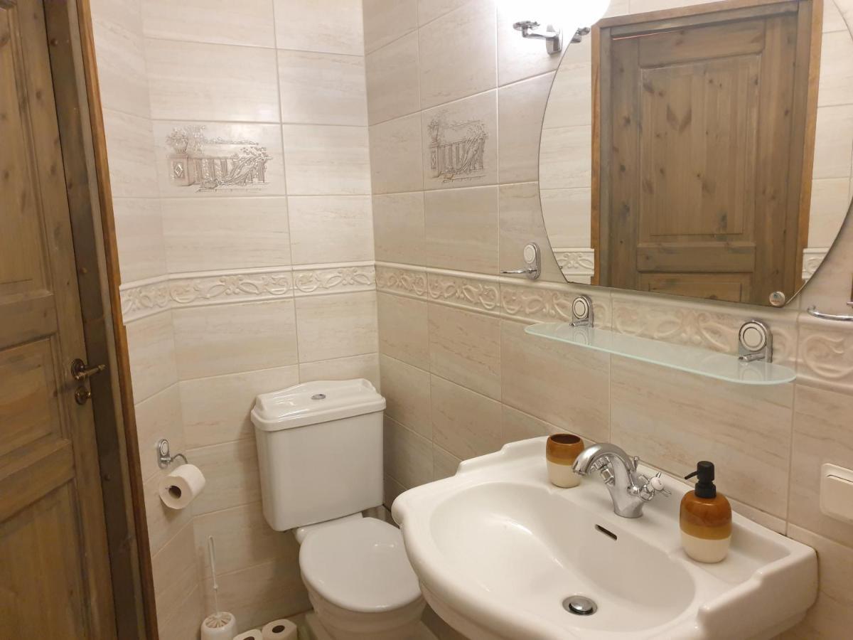 Deluxe Apartments In The City Center With Balcony Pärnu Esterno foto