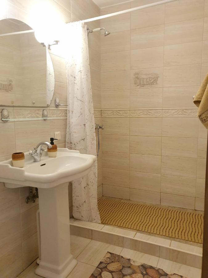Deluxe Apartments In The City Center With Balcony Pärnu Esterno foto